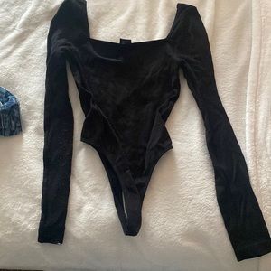 Fashion Nova black body suit: Size-S/M